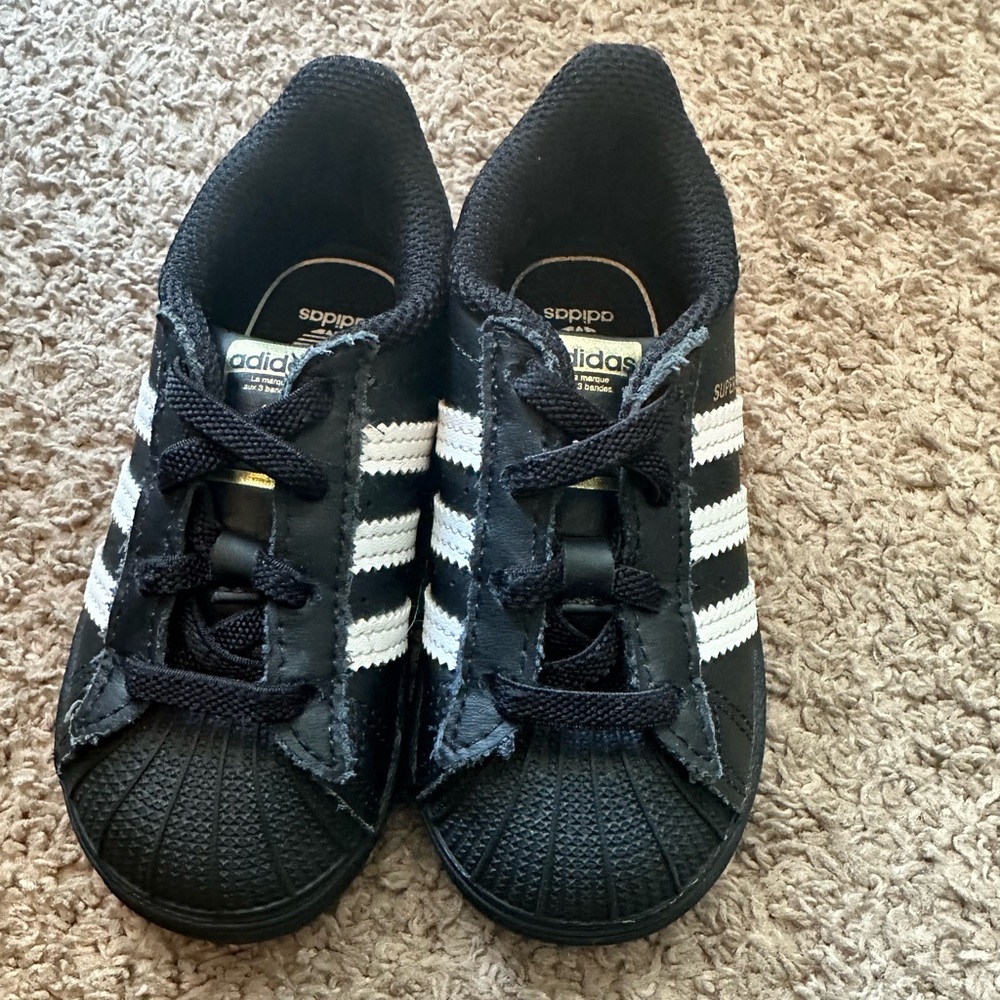 SUPERSTAR SHOES 6C